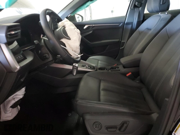 2024 Audi A3 Premium z VIN WAUAUDGY8RA080339, wystawiony jako Copart lot #56748905 z przebiegiem 30 467 mil mil oraz Czysty tytuł • Clean title. Historia ofert i sprzedaży dostępna na DreamBid. Obrazek 7.