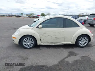 2008 Volkswagen New Beetle Coupe S with VIN 3VWRW31C58M523746, listed as a IAAI auction lot 41784710 with 116,222 mi miles. Bid and sale history available at carsss.com. Image 15.