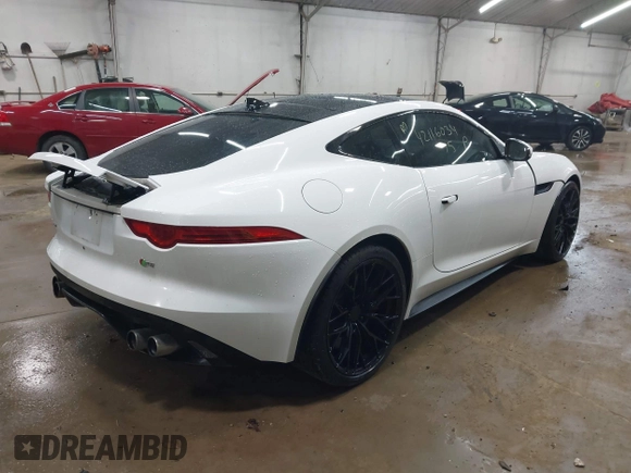 2015 Jaguar F-Type R z VIN SAJWA6DA3FMK21267, wystawiony jako IAAI lot #42116034 z przebiegiem 60 044 mil mil oraz . Historia ofert i sprzedaży dostępna na DreamBid. Obrazek 4.