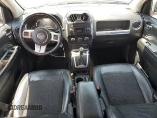 2016 Jeep Compass Latitude z VIN 1C4NJCEA8GD692985, wystawiony jako Copart lot #61872985 z przebiegiem 191 871 mil mil oraz Szkoda całkowita • Salvage title. Historia ofert i sprzedaży dostępna na DreamBid. Obrazek 8.