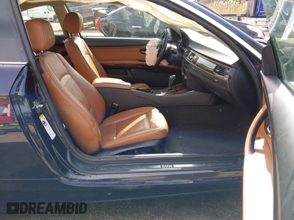 2009 BMW 3 Series 328i xDrive z VIN WBAWC33589PU84317, wystawiony jako IAAI lot #41817634 z przebiegiem 166 052 mil mil oraz . Historia ofert i sprzedaży dostępna na DreamBid. Obrazek 5.