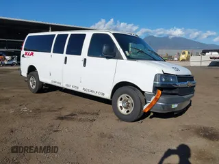2016 Chevrolet Express Passenger LT z VIN 1GAZGPFG5G1288255, wystawiony jako IAAI lot #41358649 z przebiegiem 108 852 mil mil oraz . Historia ofert i sprzedaży dostępna na DreamBid. Obrazek 1.