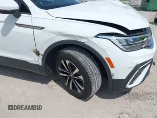 2022 Volkswagen Tiguan S z VIN 3VV1B7AX0NM126321, wystawiony jako IAAI lot #41939646 z przebiegiem 62 309 mil mil oraz . Historia ofert i sprzedaży dostępna na DreamBid. Obrazek 20.