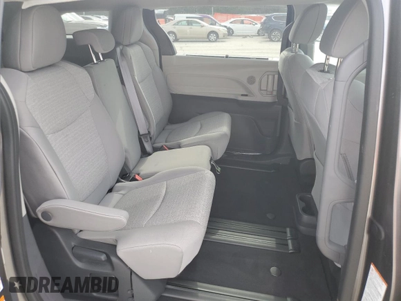 2023 Toyota Sienna LE z VIN 5TDKRKEC9PS178719, wystawiony jako Copart lot #54421745 z przebiegiem 33 530 mil mil oraz Szkoda całkowita • Salvage title. Historia ofert i sprzedaży dostępna na DreamBid. Obrazek 11.