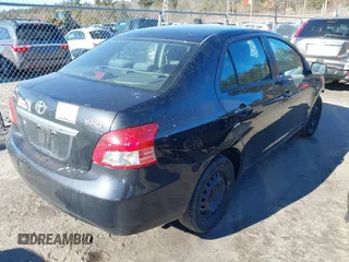 2008 Toyota Yaris z VIN JTDBT923984009196, wystawiony jako IAAI lot #41719741 z przebiegiem 129 870 mil mil oraz . Historia ofert i sprzedaży dostępna na DreamBid. Obrazek 4.