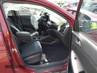 2019 Hyundai Tucson Sport z VIN KM8J33AL4KU928830, wystawiony jako IAAI lot #42104966 z przebiegiem 107 350 mil mil oraz . Historia ofert i sprzedaży dostępna na DreamBid. Obrazek 5.