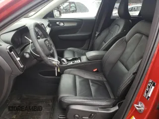 2023 Volvo XC40 Plus Dark Theme с VIN YV4L12UW5P2071775, выставлен на аукционе Copart как лот 51894235 с пробегом 18 883 миль миль и Списание • Salvage title. История ставок и продаж доступна на DreamBid. Изображение 7.