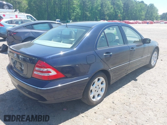 2006 Mercedes-Benz C z VIN WDBRF54J76A869895, wystawiony jako IAAI lot #42145920 z przebiegiem 188 626 mil mil oraz . Historia ofert i sprzedaży dostępna na DreamBid. Obrazek 4.