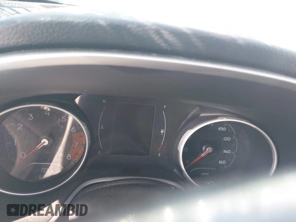 2020 Jeep Compass Altitude z VIN 3C4NJCBB8LT199034, wystawiony jako IAAI lot #42008510 z przebiegiem Nie podano mil oraz . Historia ofert i sprzedaży dostępna na DreamBid. Obrazek 14.