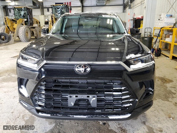 2024 Toyota Grand Highlander XLE with VIN 5TDAAAA57RS017597, listed as a Copart auction lot 45809165 with NaN miles and Clean Title. Bid and sale history available at carsss.com. Image 5.