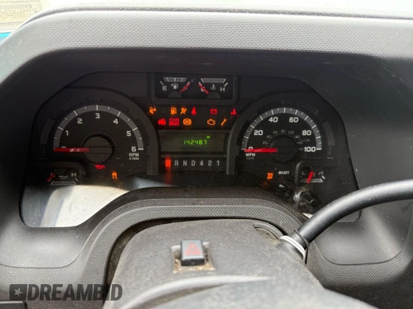 2019 Ford Econoline Commercial z VIN 1FDXE4FS8KDC19277, wystawiony jako Copart lot #47322355 z przebiegiem 142 487 mil mil oraz Tytuł czysty. Historia ofert i sprzedaży dostępna na DreamBid. Obrazek 8.