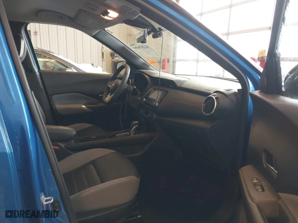 2022 Nissan Kicks SR with VIN 3N1CP5DV2NL499893, listed as a IAAI auction lot 41203699 with 18,665 mi miles. Bid and sale history available at carsss.com. Image 5.