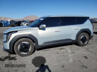 2024 Kia EV9 Light Long Range with VIN KNDAB5S10R6021619, listed as a Copart auction lot 41933575 with 6,622 mi miles and Salvage Title. Bid and sale history available at carsss.com. Image 1.