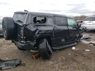 2024 GMC Hummer EV 2X with VIN 1GKB0NDE0RU109550, listed as a Copart auction lot 81728944 with 5,426 mi miles and Salvage Title. Bid and sale history available at carsss.com. Image 3.
