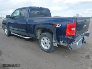 2010 Chevrolet Silverado 1500 LT with VIN 1GCSKSE39AZ271363, listed as a IAAI auction lot 41882454 with 96,210 mi miles. Bid and sale history available at carsss.com. Image 3.