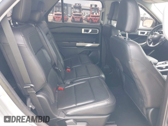 2023 Ford Explorer XLT with VIN 1FMSK7DH5PGB69004, listed as a IAAI auction lot 42517662 with 18,299 mi miles and . Bid and sale history available at DreamBid. Image 8.