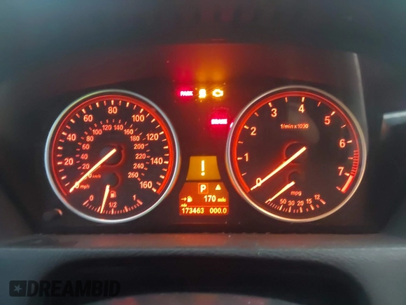 2013 BMW X5 xDrive35i z VIN 5UXZV4C53D0B23239, wystawiony jako IAAI lot #42200152 z przebiegiem 173 463 mil mil oraz . Historia ofert i sprzedaży dostępna na DreamBid. Obrazek 7.