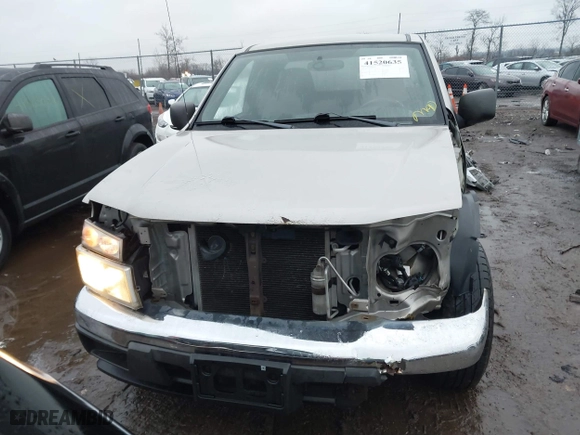 2005 Chevrolet Colorado LS Z71 with VIN 1GCDT196X58226139, listed as a IAAI auction lot 41520635 with 266,274 mi miles. Bid and sale history available at carsss.com. Image 13.
