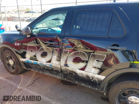 2017 Ford Police Interceptor Utility с VIN 1FM5K8AT0HGD14009, выставлен на аукционе IAAI как лот 42050424 с пробегом 100 050 миль миль и . История ставок и продаж доступна на DreamBid. Изображение 6.