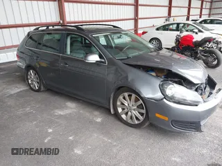 2014 Volkswagen Jetta TDI w/Sunroof & Nav с VIN 3VWPL7AJ8EM613037, выставлен на аукционе IAAI как лот 41943616 с пробегом 134 099 миль миль и . История ставок и продаж доступна на DreamBid. Изображение 1.