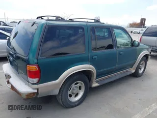 1999 Ford Explorer XLT z VIN 1FMZU32E7XZA43211, wystawiony jako IAAI lot #42162142 z przebiegiem 200 469 mil mil oraz . Historia ofert i sprzedaży dostępna na DreamBid. Obrazek 4.
