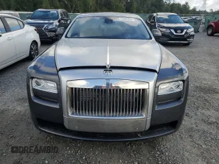 2012 Rolls-Royce Ghost z VIN SCA664S59CUX50672, wystawiony jako Copart lot #73685494 z przebiegiem Nie podano mil oraz Szkody całkowita. Historia ofert i sprzedaży dostępna na DreamBid. Obrazek 5.