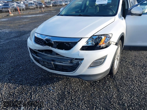 2011 Mazda CX-9 Grand Touring with VIN JM3TB3DV5B0317331, listed as a IAAI auction lot 40935268 with 222,361 mi miles. Bid and sale history available at carsss.com. Image 6.