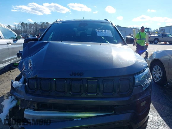 2022 Jeep Compass Latitude with VIN 3C4NJCBBXNT188054, listed as a IAAI auction lot 41188781 with 75,190 mi miles and . Bid and sale history available at carsss.com. Image 12.
