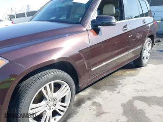 2013 Mercedes-Benz GLK-Class GLK 350 with VIN WDCGG8JB5DF996093, listed as a IAAI auction lot 41615076 with 108,981 mi miles. Bid and sale history available at carsss.com. Image 6.