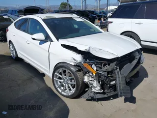 2020 Hyundai Elantra SE z VIN 5NPD74LF3LH503856, wystawiony jako IAAI lot #42320446 z przebiegiem 122 629 mil mil oraz . Historia ofert i sprzedaży dostępna na DreamBid. Obrazek 1.