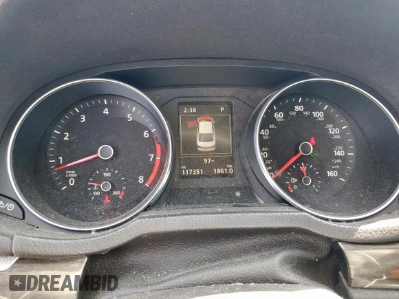 2017 Volkswagen Passat SE z VIN 1VWGT7A35HC074710, wystawiony jako Copart lot #57789935 z przebiegiem 117 351 mil mil oraz Szkoda całkowita • Salvage title. Historia ofert i sprzedaży dostępna na DreamBid. Obrazek 9.