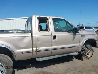 1999 Ford F-250 XL z VIN 1FTNX21F8XEA90902, wystawiony jako IAAI lot #42268377 z przebiegiem 216 014 mil mil oraz . Historia ofert i sprzedaży dostępna na DreamBid. Obrazek 14.