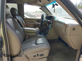 2003 GMC Sierra Denali z VIN 2GTFK69U531270072, wystawiony jako IAAI lot #42004573 z przebiegiem 240 244 mil mil oraz . Historia ofert i sprzedaży dostępna na DreamBid. Obrazek 5.