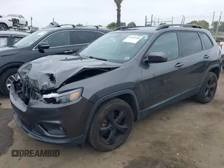 2019 Jeep Cherokee Latitude Plus z VIN 1C4PJLLN6KD326921, wystawiony jako IAAI lot #42442460 z przebiegiem 71 516 mil mil oraz . Historia ofert i sprzedaży dostępna na DreamBid. Obrazek 17.