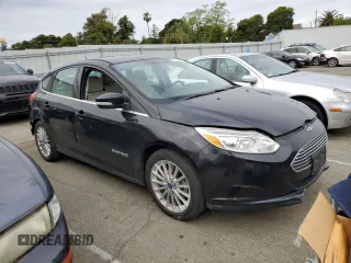 2015 Ford Focus Electric z VIN 1FADP3R41FL232463, wystawiony jako Copart lot #51962274 z przebiegiem 83 379 mil mil oraz . Historia ofert i sprzedaży dostępna na DreamBid. Obrazek 4.