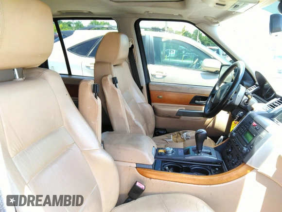 2007 Land Rover Range Rover Sport HSE с VIN SALSK25437A106790, выставлен на аукционе IAAI как лот 42560218 с пробегом 214 365 миль миль и . История ставок и продаж доступна на DreamBid. Изображение 5.