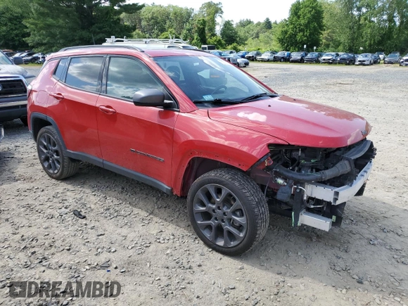 2021 Jeep Compass 80th Anniversary z VIN 3C4NJDEB3MT549544, wystawiony jako Copart lot #62273215 z przebiegiem 35 488 mil mil oraz Szkoda całkowita • Salvage title. Historia ofert i sprzedaży dostępna na DreamBid. Obrazek 4.