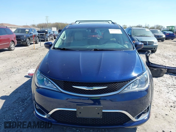2018 Chrysler Pacifica Touring L z VIN 2C4RC1BGXJR126520, wystawiony jako IAAI lot #42223746 z przebiegiem 117 847 mil mil oraz . Historia ofert i sprzedaży dostępna na DreamBid. Obrazek 13.
