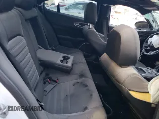 2020 Alfa Romeo Giulia Ti Sport z VIN ZARFAMBN1L7625922, wystawiony jako Copart lot #85744044 z przebiegiem Nie podano mil oraz Czysty tytuł • Clean title. Historia ofert i sprzedaży dostępna na DreamBid. Obrazek 10.