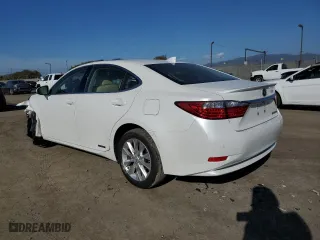 2015 Lexus ES 300h Hybrid with VIN JTHBW1GG3F2100119, listed as a Copart auction lot 45424603 with 40,130 mi miles. Bid and sale history available at carsss.com. Image 2.