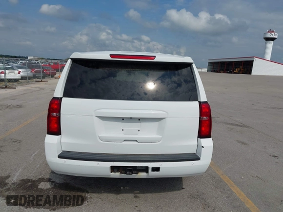 2018 Chevrolet Tahoe Commercial z VIN 1GNSKDEC8JR242164, wystawiony jako IAAI lot #42779273 z przebiegiem 134 654 mil mil oraz . Historia ofert i sprzedaży dostępna na DreamBid. Obrazek 17.