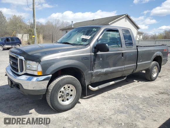 2003 Ford F-250 XL with VIN 1FTNX21L33EB87036, listed as a Copart auction lot 51774135 with 240,245 mi miles and Salvage title. Bid and sale history available at DreamBid. Image 1.