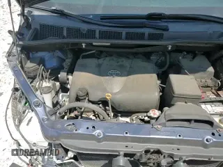 2018 Toyota Sienna XLE with VIN 5TDDZ3DC1JS193304, listed as a Copart auction lot 65752955 with 91,552 mi miles and Salvage title. Bid and sale history available at DreamBid. Image 15.