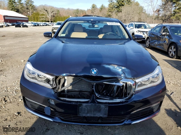 2018 BMW 7 Series 750i xDrive with VIN WBA7F2C5XJB238957, listed as a Copart auction lot 85269364 with 133,561 mi miles and Salvage Title. Bid and sale history available at carsss.com. Image 5.