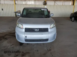 2010 Scion xB z VIN JTLZE4FE9A1109236, wystawiony jako Copart lot #57486055 z przebiegiem 189 727 mil mil oraz Czysty tytuł • Clean title. Historia ofert i sprzedaży dostępna na DreamBid. Obrazek 5.