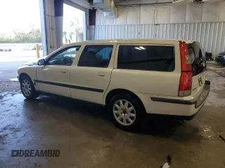 2001 Volvo V70 with VIN YV1SW61R112091223, listed as a Copart auction lot 73763734 with 0 mi miles and Non Repairable. Bid and sale history available at carsss.com. Image 2.