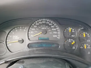 2005 GMC Yukon XL SLT with VIN 1GKEC16Z75J186182, listed as a Copart auction lot 49552555 with 176,659 mi miles and Salvage Title. Bid and sale history available at carsss.com. Image 9.