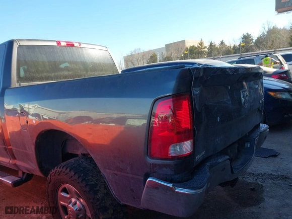 2018 Ram 2500 Tradesman with VIN 3C6UR5CL2JG379050, listed as a IAAI auction lot 41534736 with 172,792 mi miles. Bid and sale history available at carsss.com. Image 15.