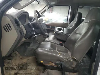 2010 Ford F-250 XL z VIN 1FTSW2B58AEB12691, wystawiony jako Copart lot #50149355 z przebiegiem 237 552 mil mil oraz Szkoda całkowita • Salvage title. Historia ofert i sprzedaży dostępna na DreamBid. Obrazek 7.