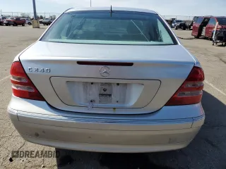 2001 Mercedes-Benz C 230/260/280/320 z VIN WDBRF61J91F050568, wystawiony jako Copart lot #48899705 z przebiegiem 220 079 mil mil oraz Szkoda całkowita • Salvage title. Historia ofert i sprzedaży dostępna na DreamBid. Obrazek 6.